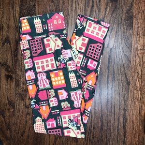 Cute Gnome popping out on house patterned leggings